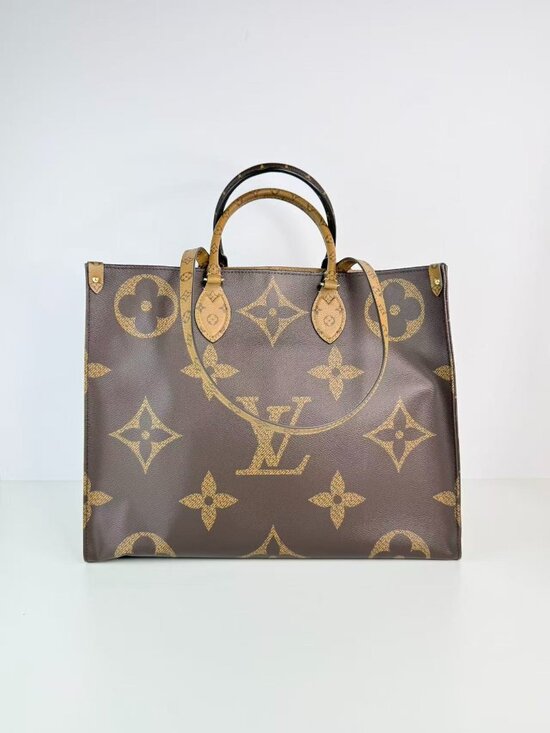 Louis Vuitton Handbags - Louis Vuitton onthego GM giant monogram